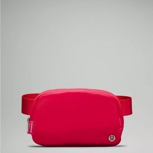 NWT LULULEMON EVERYWHERE BELTBAG in LIP GLOSS